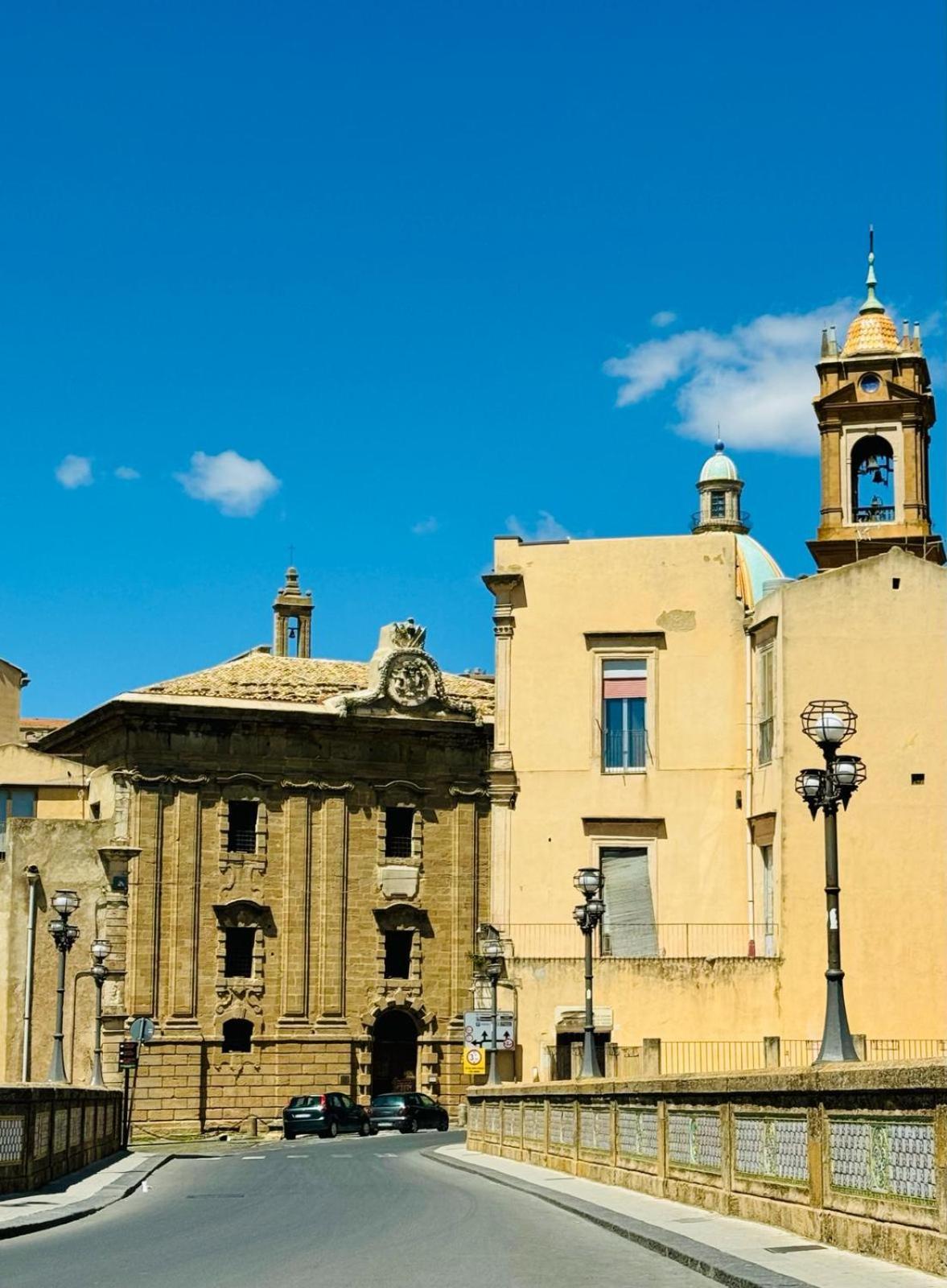 Casa Vacanze In Centro! Caltagirone Esterno foto